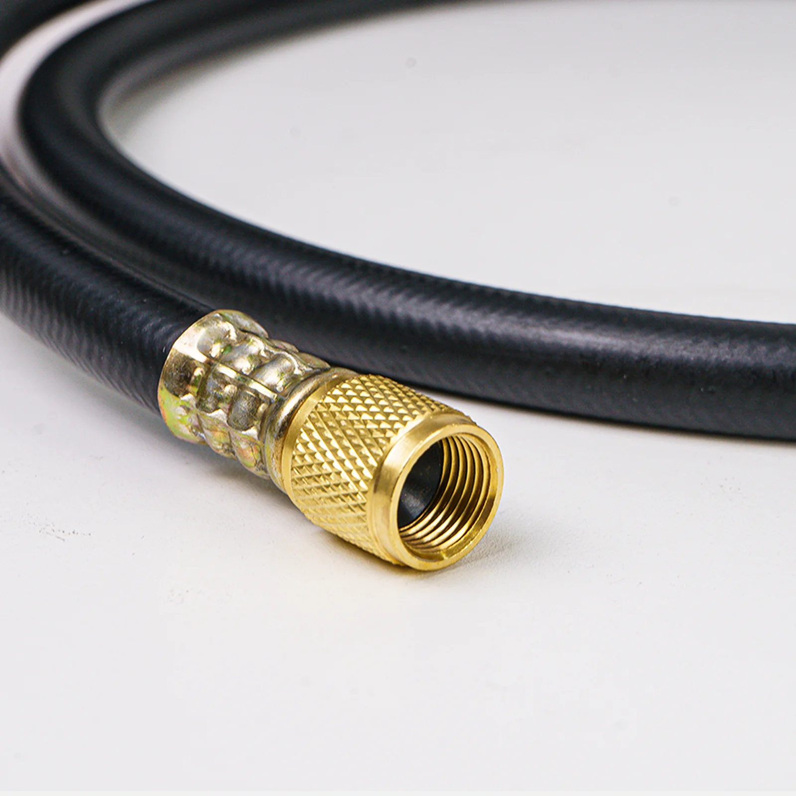 Elitech Hvac Vacuum Hose,Fittings 3/8" x 3/8",Heavy Duty Charging Vacuum Hose,Working Pressure: 600 (Psi),Burst Pressure: 3000 (Psi), 5 Ft, Black, For R134A, R404A, R22 and Common Refrigerants - Image 3